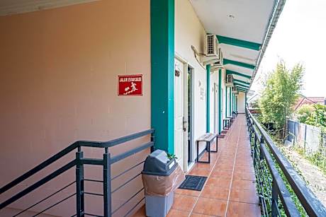 RedDoorz Plus Syariah @ Lotus Hotel Bojonegoro