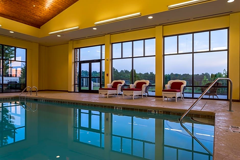 Holiday Inn Express & Suites Lexington NW-The Vineyard by IHG
