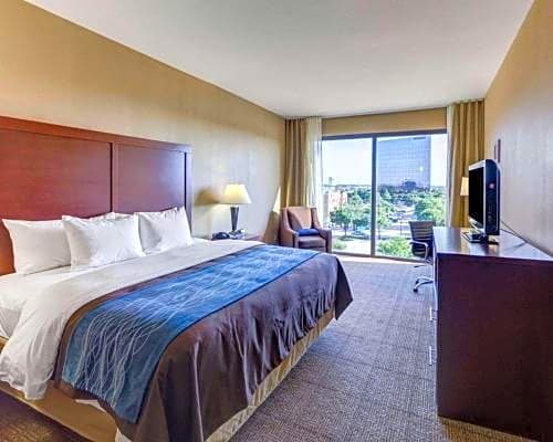 Comfort Inn & Suites Plano East