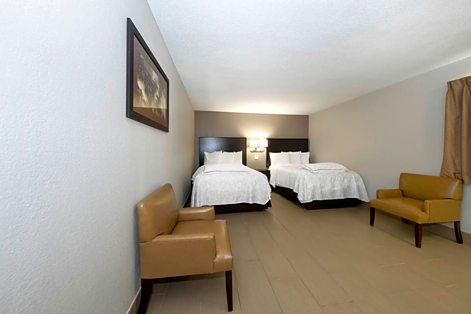 Red Roof Inn PLUS+ Huntsville