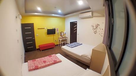 Quadruple Room with Private Bathroom