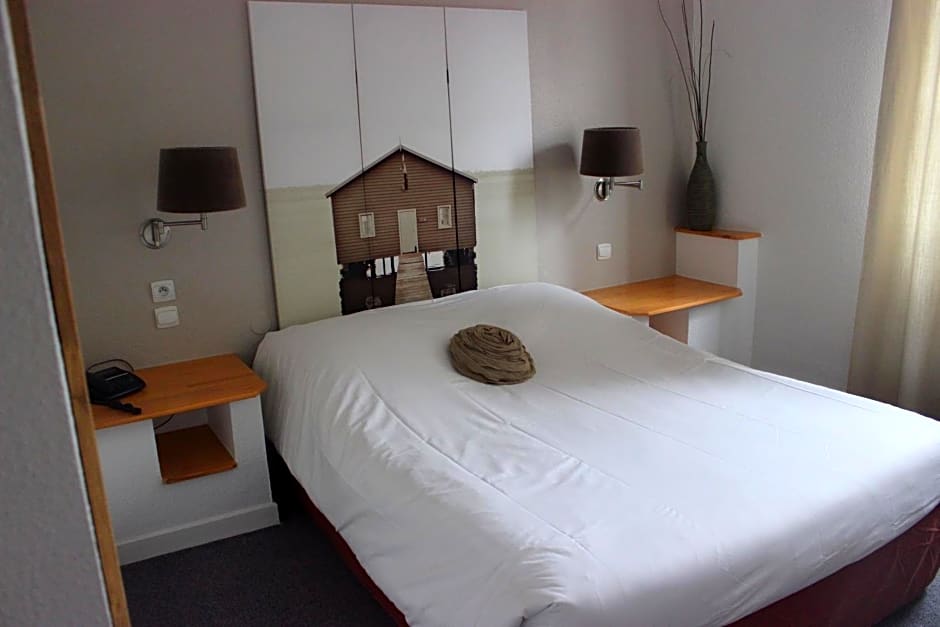A la Maison Rouge Hotel & Restaurant