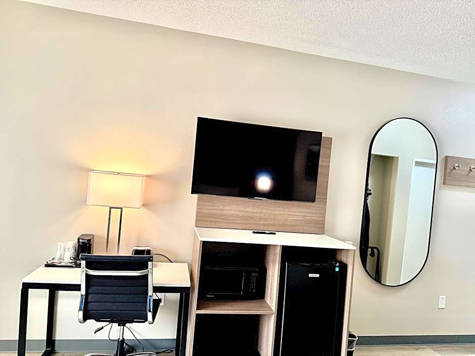 Baymont by Wyndham Louisville Southwest