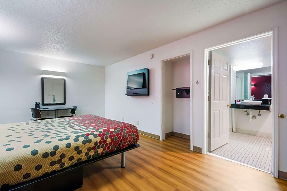 Econo Lodge Del City – Del City, OK