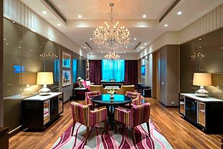 09Grand Luxury Suite