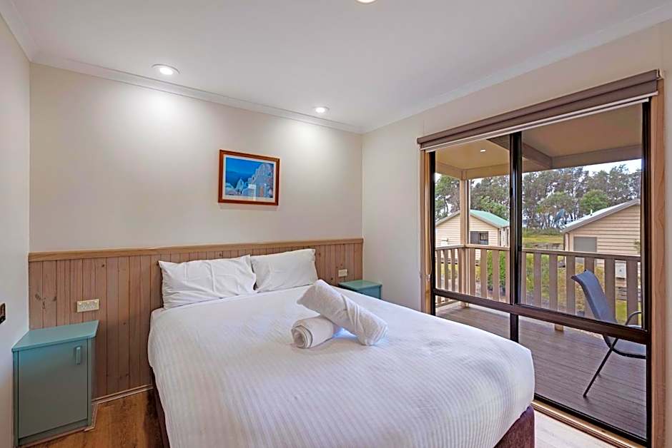 Photo 1 of 9 of Deluxe 2 Bedroom Cabin