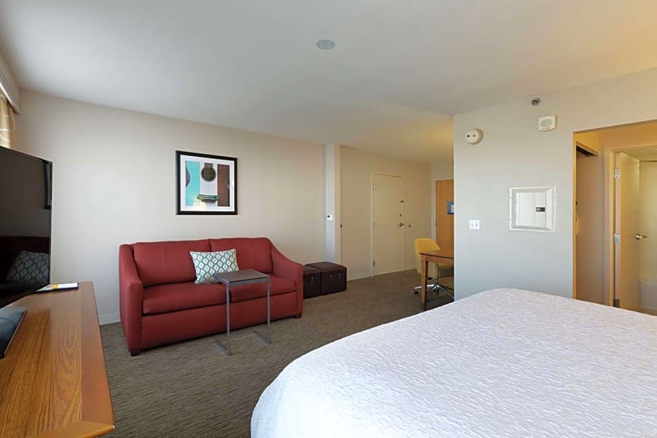 Hampton Inn By Hilton And Suites Austin-Airport