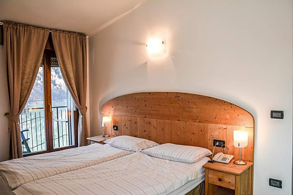 Albergo Mezzolago