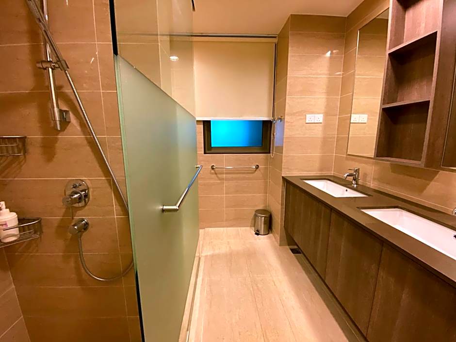 By The Sea Cozy Beachfront Home Side Seaview333A