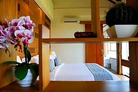Studio with Spa Bath