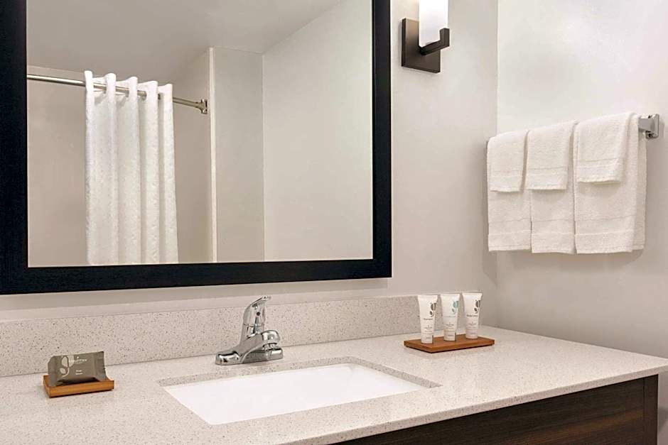 Country Inn & Suites by Radisson, Appleton North, WI