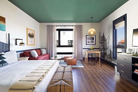 Junior King Suite