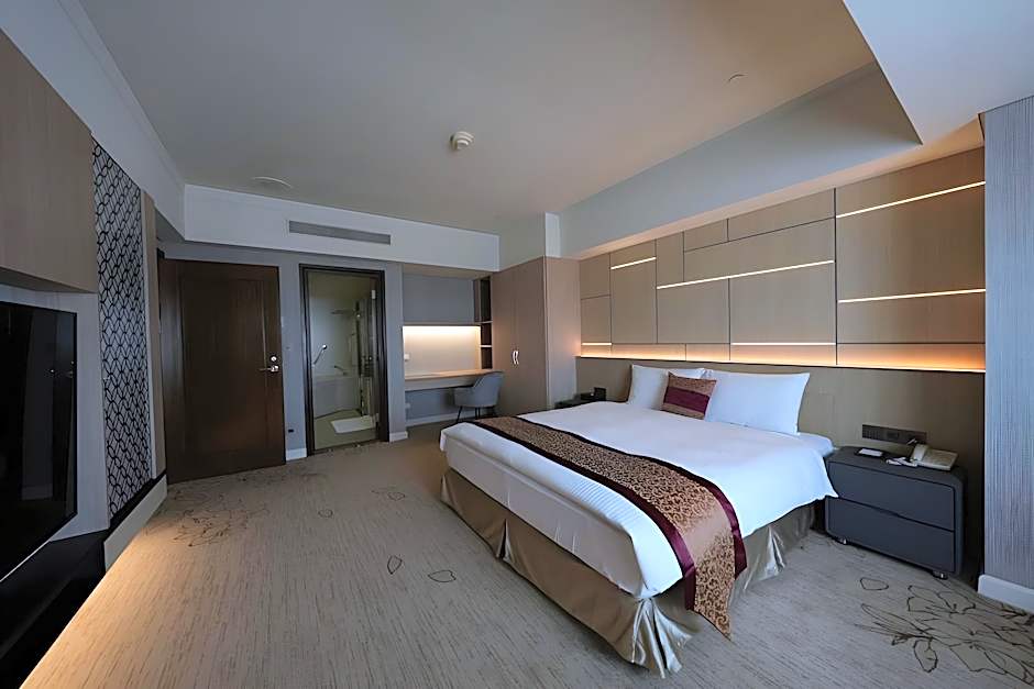 Evergreen Plaza Hotel