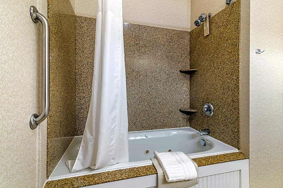 Maine Evergreen Hotel, Ascend Hotel Collection