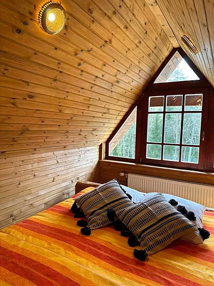 Quadruple Room with Shared Bathroom GUÈLIZ — 8 fotoğraftan 1. fotoğraf