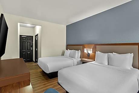 Queen Room with Two Queen Beds and Oceanfront View