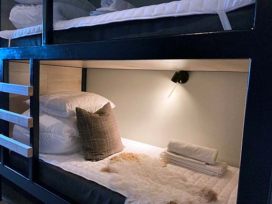 Breidablikk Guesthouse