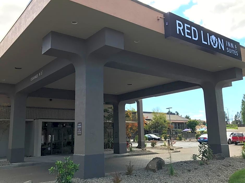 Red Lion Inn & Suites Deschutes River-Bend