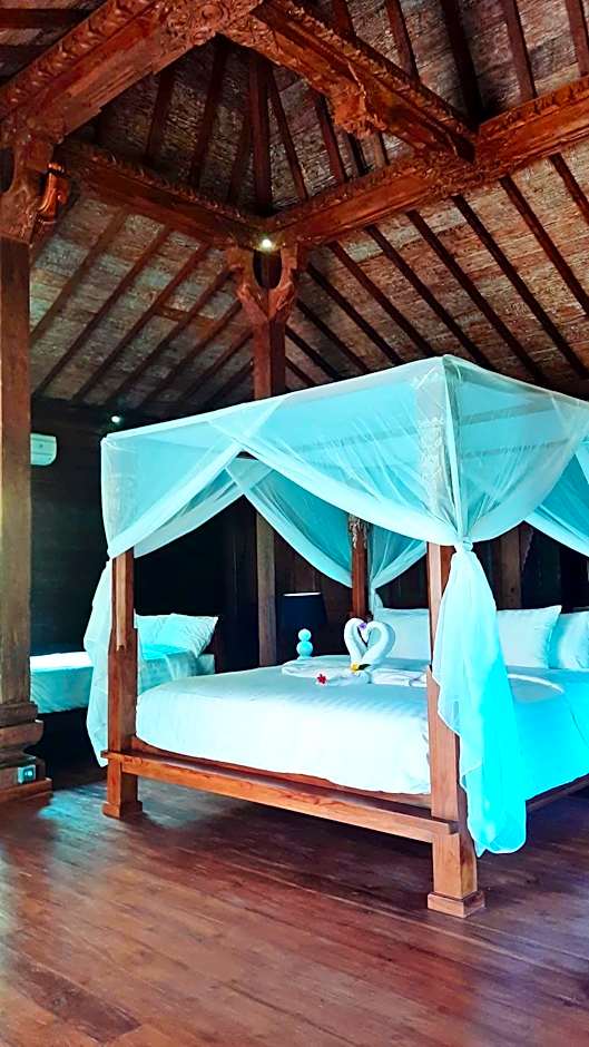 VILLA LE PETIT LEON "Authentic Traditional Wooden House"