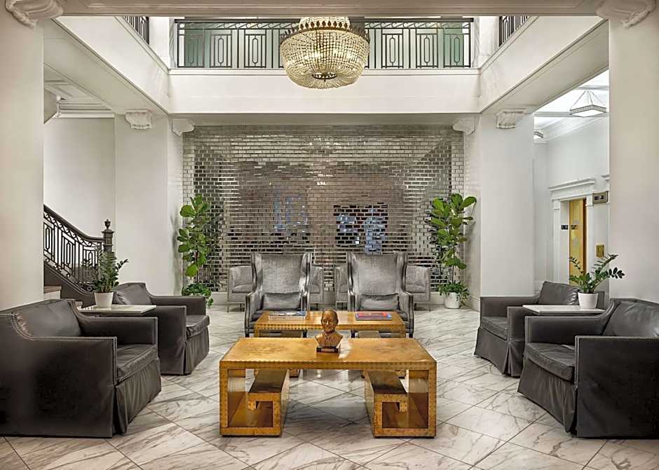 Redmont Hotel Birmingham, Curio Collection by Hilton