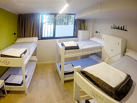 Bed in 6-Bed Mixed Dormitory Room