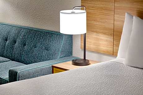 Deluxe King Room with Sofa Bed - Non-Smoking