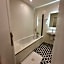 Carlton Hotel