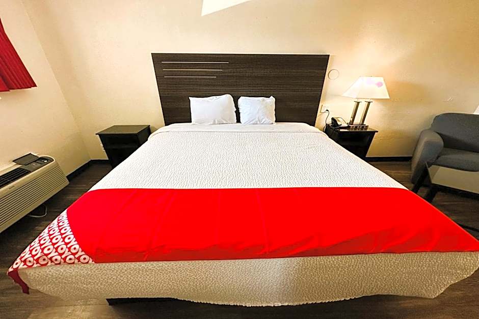 OYO Hotel San Antonio Lackland AFB/Seaworld Hwy 90 W