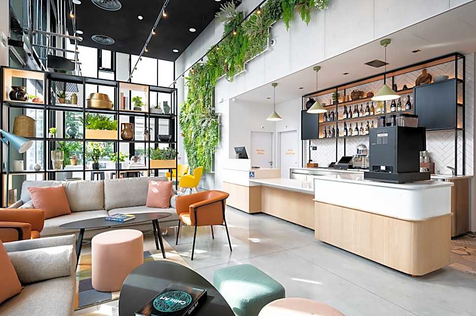 Staycity Aparthotels Paris La Defense
