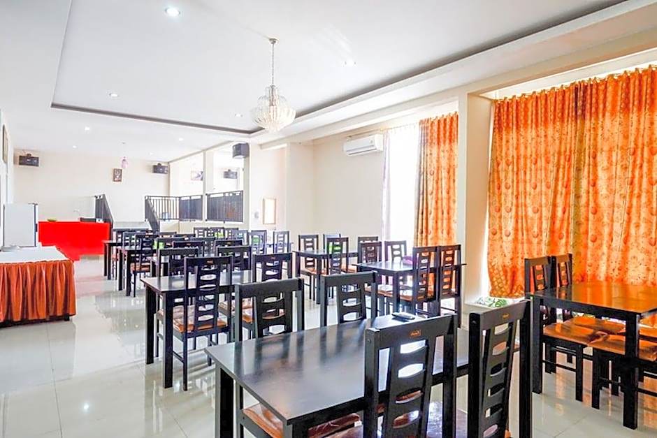 RedDoorz @ Hotel Grand Aulia Majene