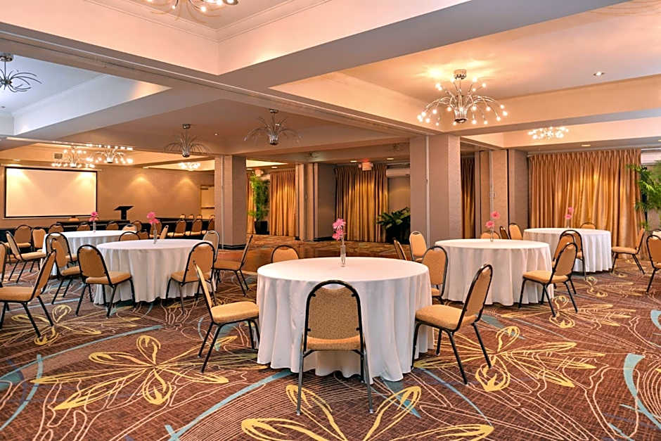 Holiday Inn Express Hotel & Suites Dallas South - DeSoto By IHG