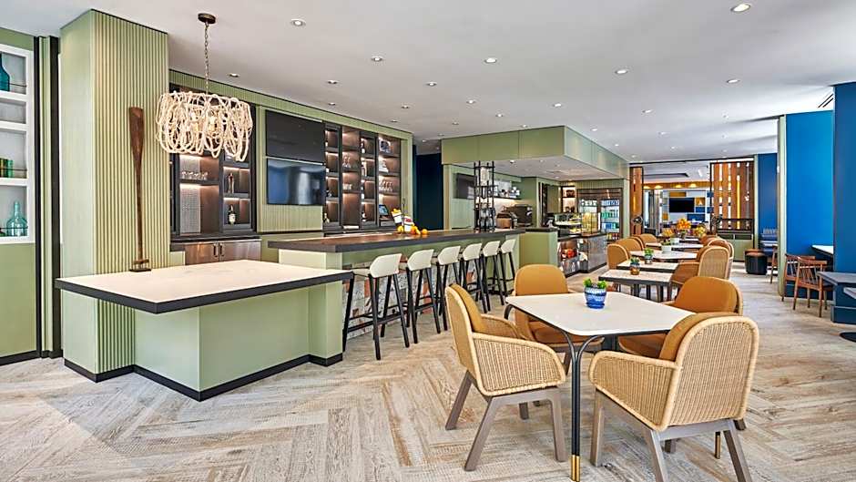 Hyatt Centric The Pike Long Beach