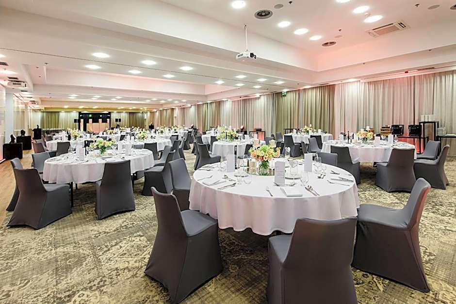 Courtyard by Marriott Warsaw Airport