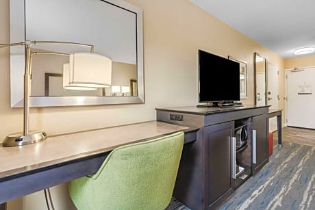 Queen Room with Two Queen Beds (4 Adults)