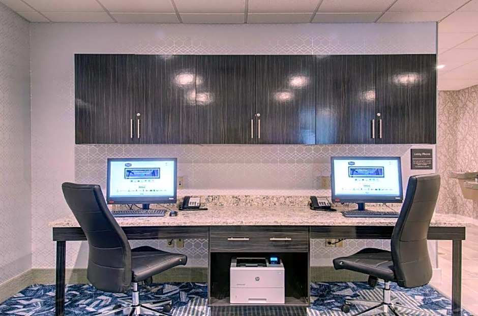 Hampton Inn & Suites Boston/Stoughton