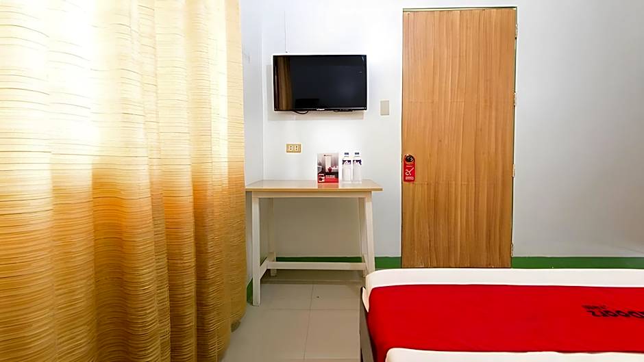 RedDoorz near Mariners Legazpi