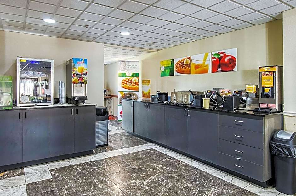 Quality Inn & Suites I-81 Exit 7