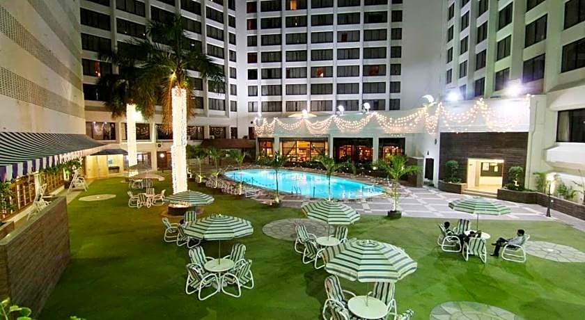 Regent Plaza Hotel & Convention Center