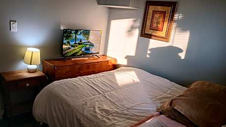 Double Room with Shared Toilet