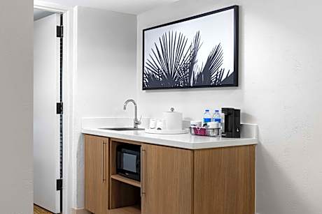 2 Double Suite Pool View- Free Bkfast- Drinks