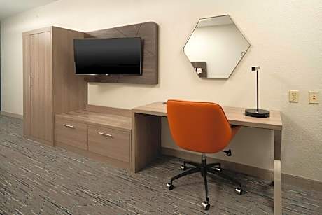 Suite - Disability Access/Non-Smoking