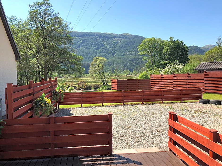 The Wee Ludging Cottage, Rashfield, by Dunoon