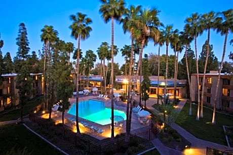 DoubleTree by Hilton Phoenix- Tempe