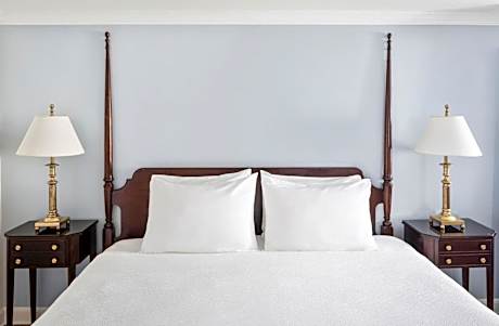 Deluxe King Room with Fireplace