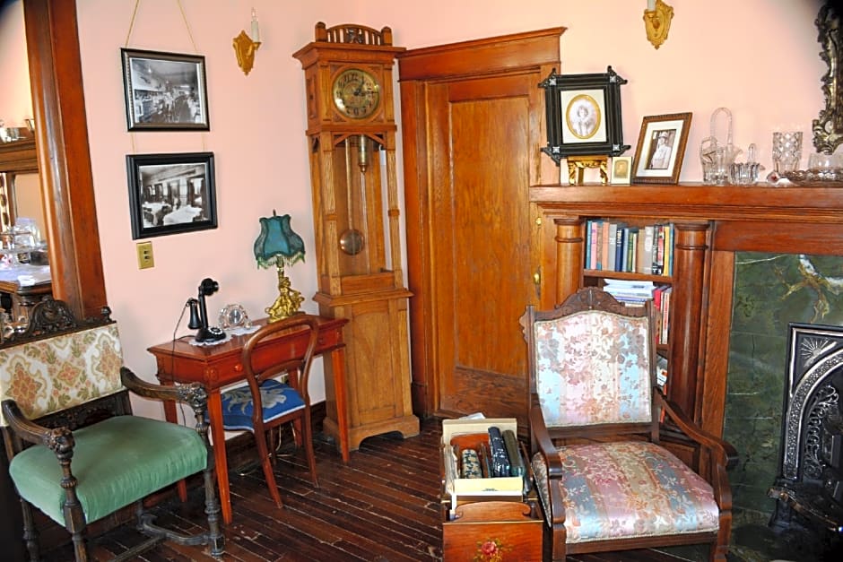 Alaska Heritage House Bed and Breakfast