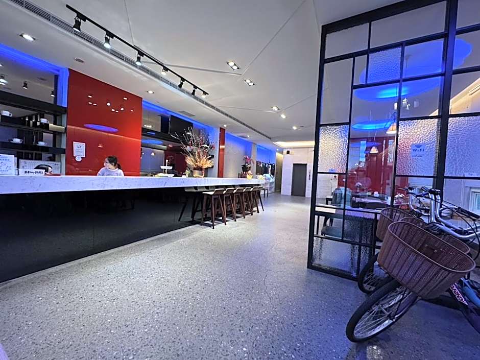 Travel Light Hotel