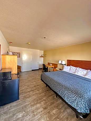 1 King Bed Nonsmoking Accessible