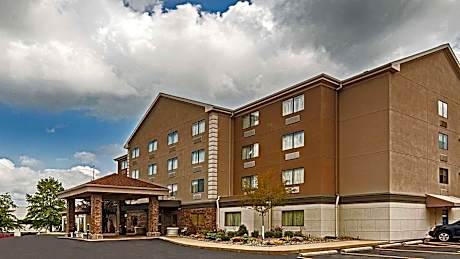 Comfort Inn & Suites Copley Akron
