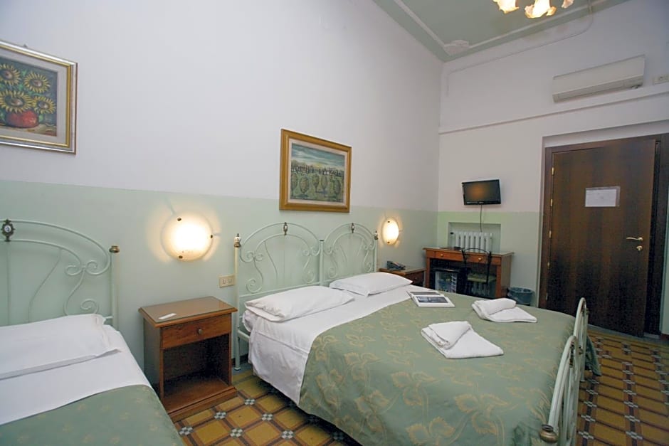 Hotel Desiree