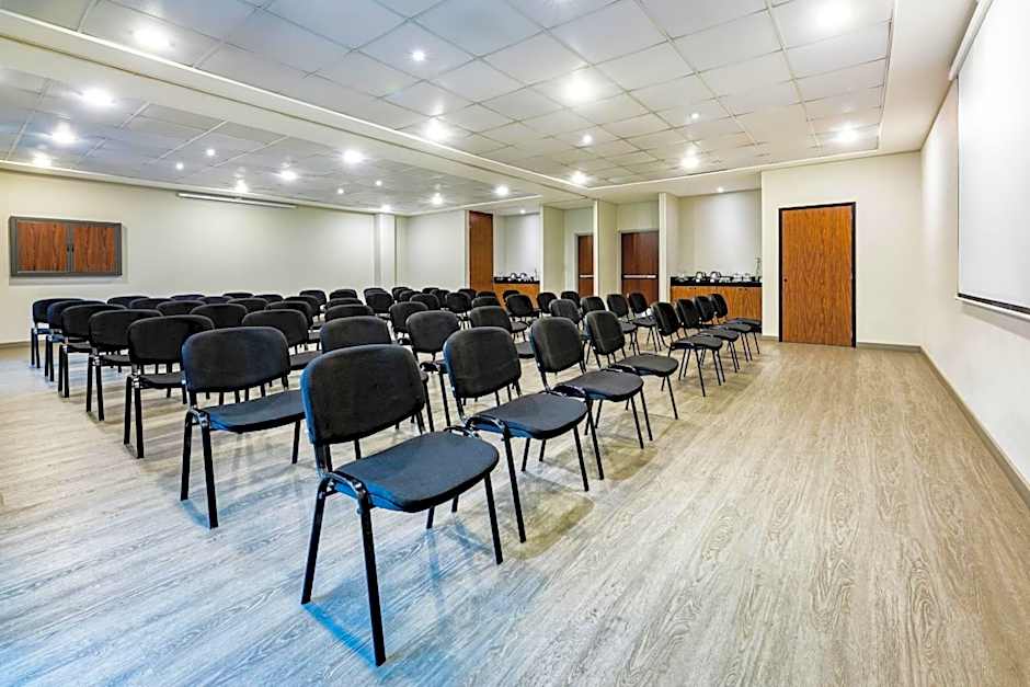 City Express Plus by Marriott Cali